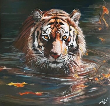 Tiger swimming - close up